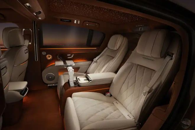 相上海车展！内饰曝光配三联大屏J9国际集团尊界 S800 亮(图1)